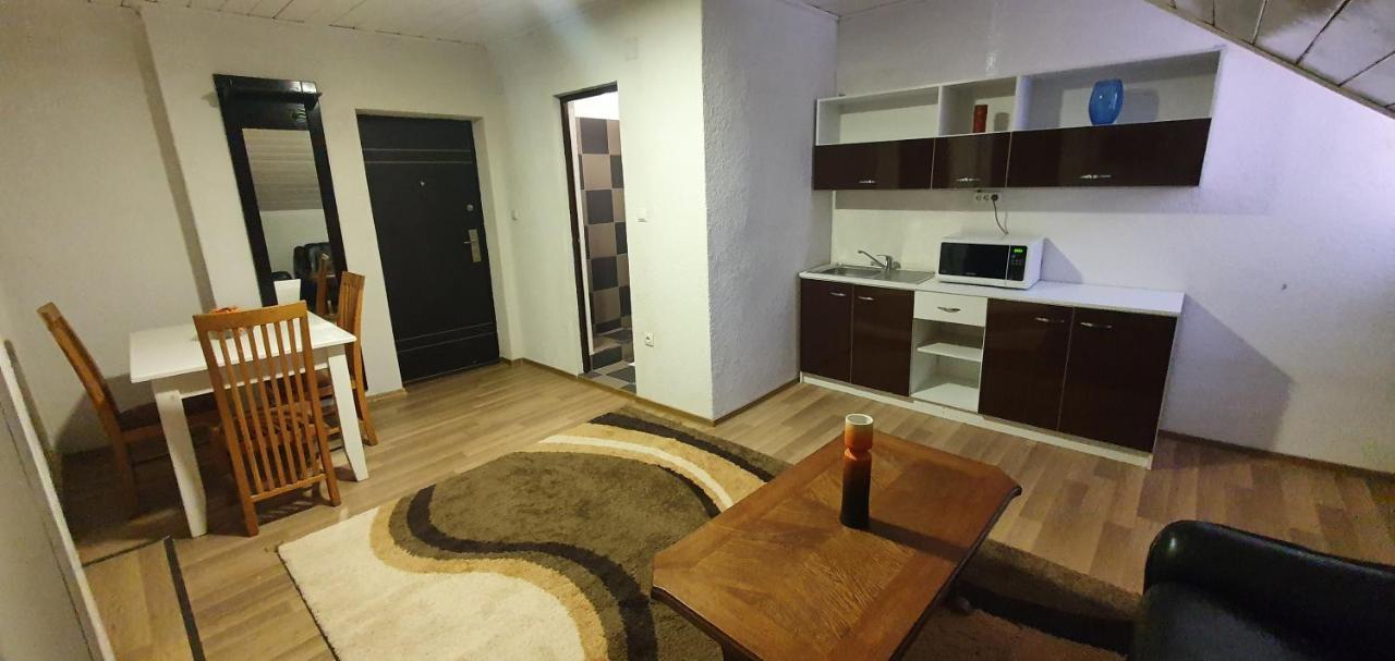 Apartman House Lägenhet Odorheiu Secuiesc Exteriör bild